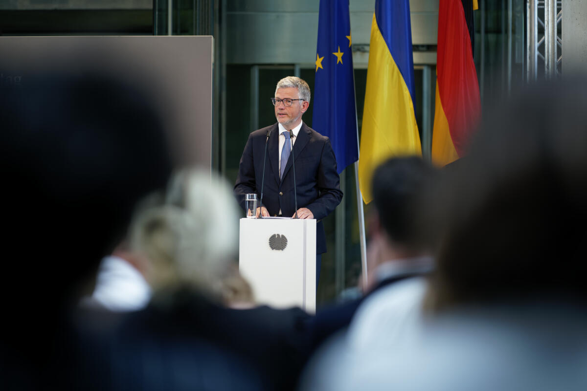 Melnyk, Andrij Botschafter der Ukraine in Deutschland, Andrij Melnyk, hält eine Rede während der Begleitveranstaltung zur Ausstellung „Die Ukraine: Der Preis der Freiheit". 