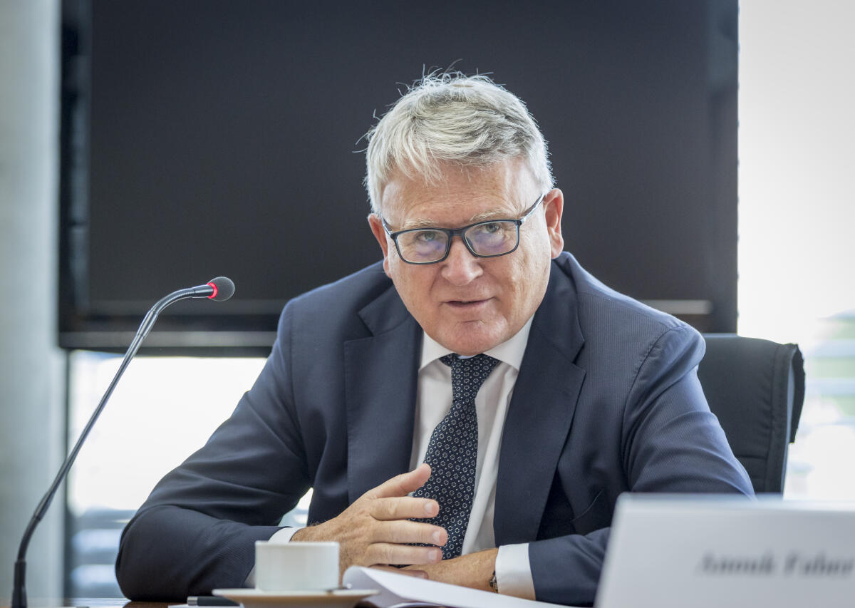 EU-Kommissar für Beschäftigung Nicolas Schmit (im Bild) zu Gast im Ausschuss für Arbeit und Soziales. Schmit, Nicolas; Rützel, Bernd EU-Kommissar für Beschäftigung Nicolas Schmit (im Bild) zu Gast im Ausschuss für Arbeit und Soziales.
