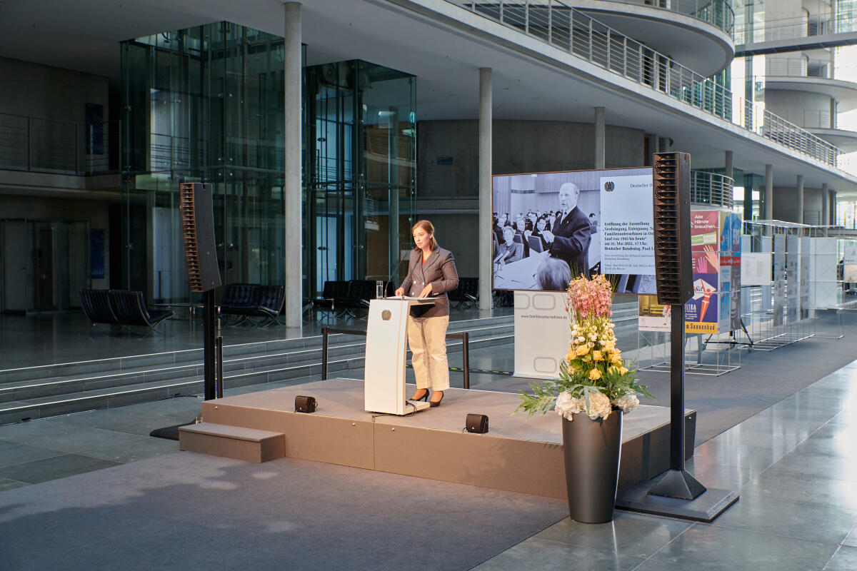 Yvonne Magwas, CDU/CSU, Vizepräsidentin des Deutschen Bundestages, hält die Begrüßungsrede zur Eröffnung der Ausstellung „Verdrängung, Enteignung, Neuanfang: Familienunternehmen in Ostdeutschland von 1945 bis heute“. Die Ausstellung wird im Zeitraum vom 1. bis 24. Juni 2022 im Pauls-Löbe-Haus präsentiert.; Magwas, Yvonne Yvonne Magwas, CDU/CSU, Vizepräsidentin des Deutschen Bundestages, hält die Begrüßungsrede zur Eröffnung der Ausstellung „Verdrängung, Enteignung, Neuanfang: Familienunternehmen in Ostdeutschland von 1945 bis heute“. Die Ausstellung wird im Zeitraum vom 1. bis 24. Juni 2022 im Pauls-Löbe-Haus präsentiert.;