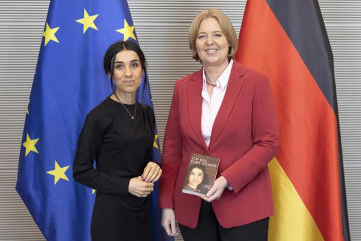 Bas, Bärbel; Murad, Nadia Reichstagsgebäude, Empfangsraum
