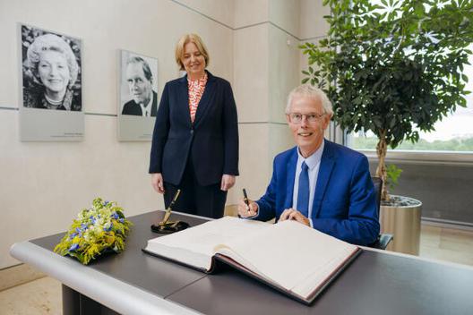 Bas, Bärbel; Kox, Tiny Reichstagsgebäude, 2.OG, Besprechungsraum