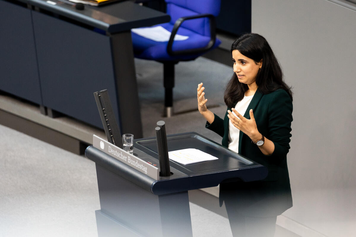 Khan, Misbah Misbah Khan, Bündnis 90/Die Grünen, MdB. hält Rede zu TOP 10 „Lehren aus der Flutkatastrophe 2021“ im Plenum.