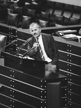 Feilcke, Jochen Liegenschaften in Bonn, Plenargebäude