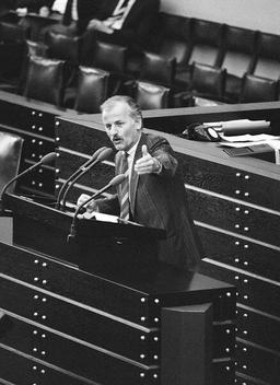 Feilcke, Jochen Liegenschaften in Bonn, Plenargebäude