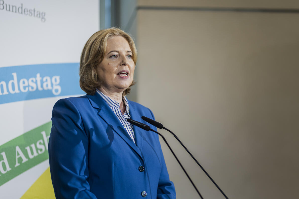 Bundestagspräsidentin Bärbel Bas (im Bild), SPD, MdB, eröffnet den 16. „Tag der Ein- und Ausblicke“ (TEA), dem Tag der offenen Tür des Deutschen Bundestages. Bas, Bärbel Bundestagspräsidentin Bärbel Bas (im Bild), SPD, MdB, eröffnet den 16. „Tag der Ein- und Ausblicke“ (TEA), dem Tag der offenen Tür des Deutschen Bundestages.