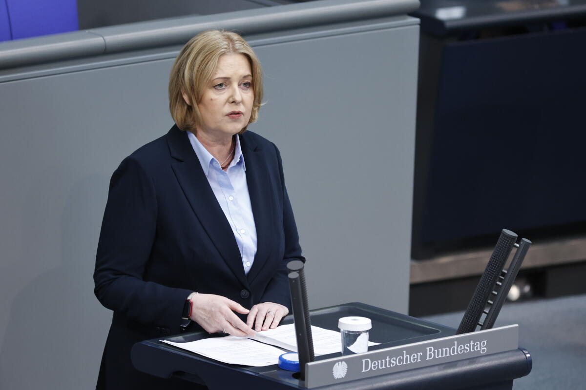 Bundestagspräsidentin Bärbel Bas, SPD, MdB, bei der Begrüßungsansprache vor der Rede des Präsidenten des Staates Israel, Isaac Herzog, im Rahmen seines Staatsbesuchs in Deutschland vor dem Plenum des Deutschen Bundestages. Bas, Bärbel Bundestagspräsidentin Bärbel Bas, SPD, MdB, bei der Begrüßungsansprache vor der Rede des Präsidenten des Staates Israel, Isaac Herzog, im Rahmen seines Staatsbesuchs in Deutschland vor dem Plenum des Deutschen Bundestages.