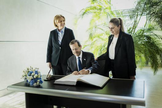 Bas, Bärbel; Herzog, Isaac Reichstagsgebäude