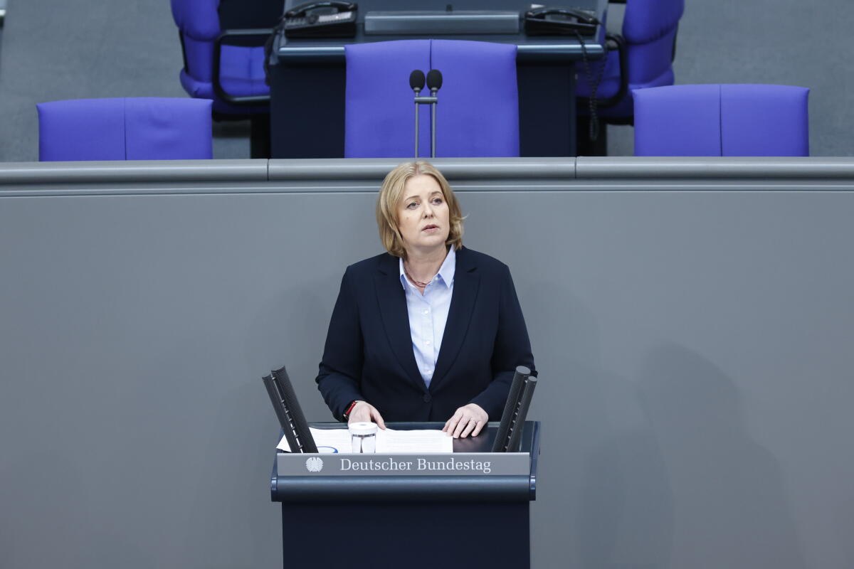 Bundestagspräsidentin Bärbel Bas, SPD, MdB, bei der Begrüßungsansprache vor der Rede des Präsidenten des Staates Israel, Isaac Herzog, im Rahmen seines Staatsbesuchs in Deutschland vor dem Plenum des Deutschen Bundestages. Bas, Bärbel Bundestagspräsidentin Bärbel Bas, SPD, MdB, bei der Begrüßungsansprache vor der Rede des Präsidenten des Staates Israel, Isaac Herzog, im Rahmen seines Staatsbesuchs in Deutschland vor dem Plenum des Deutschen Bundestages.