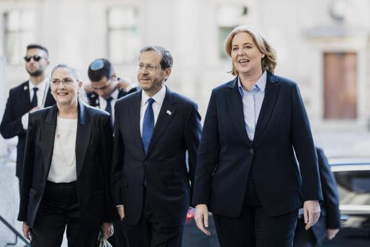 Bas, Bärbel; Herzog, Isaac 