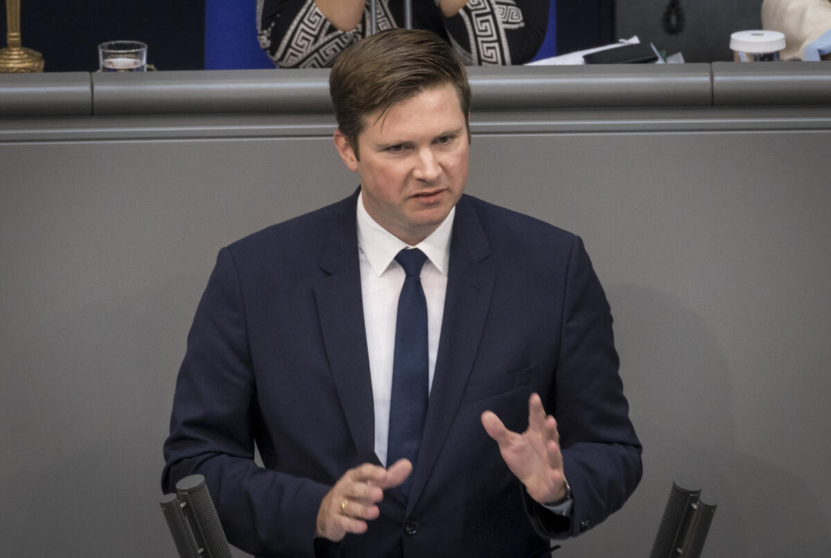 Florian Toncar, Parlamentarischer Staatssekretär beim Bundesminister der Finanzen, spricht im Plenum im Deutschen Bundestag. Einbringungsrede zum Haushaltsgesetz 2023, am 6. September 2022. Toncar, Florian Florian Toncar, Parlamentarischer Staatssekretär beim Bundesminister der Finanzen, spricht im Plenum im Deutschen Bundestag. Einbringungsrede zum Haushaltsgesetz 2023, am 6. September 2022.