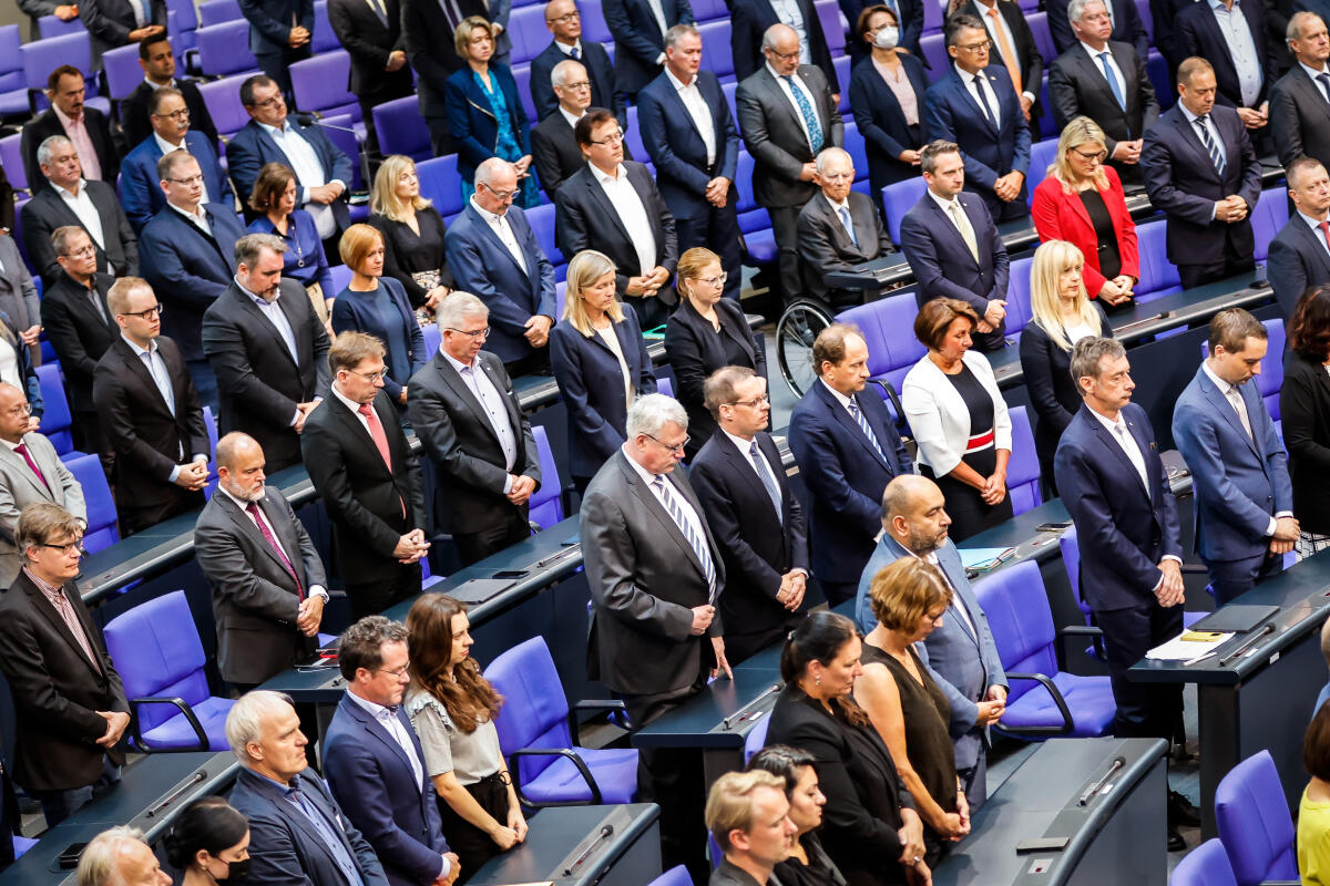 Bärbel Bas (SPD), Bundestagspräsidentin, würdigte den verstorbenen Friedensnobelpreisträger und früheren sowjetischen Präsidenten Michail Gorbatschow.; Der Bundestag hat am Mittwoch, 7. September 2022, dem früheren sowjetischen Präsidenten Michail Gorbatschow gedacht und sich zu einer Schweigeminute erhoben.; Berlin, 07.09.2022. Bärbel Bas (SPD), Bundestagspräsidentin, würdigte den verstorbenen Friedensnobelpreisträger und früheren sowjetischen Präsidenten Michail Gorbatschow.; Der Bundestag hat am Mittwoch, 7. September 2022, dem früheren sowjetischen Präsidenten Michail Gorbatschow gedacht und sich zu einer Schweigeminute erhoben.; Berlin, 07.09.2022.