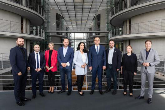 Limbacher, Esra; Winkelmeier-Becker, Elisabeth; Jung, Ingmar; Helling-Plahr, Katrin; Limburg, Helge Paul-Löbe-Haus, Innenansicht