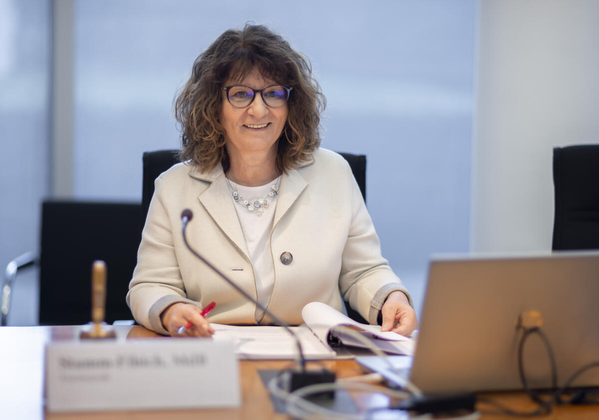Vorsitzende des Petitionsausschusses, Martina Stamm-Fibich, SPD, MdB, während der öffentlichen Sitzung des Petitionsausschusses im Sitzungssaal im Paul-Löbe-Haus. Stamm-Fibich, Martina Vorsitzende des Petitionsausschusses, Martina Stamm-Fibich, SPD, MdB, während der öffentlichen Sitzung des Petitionsausschusses im Sitzungssaal im Paul-Löbe-Haus.