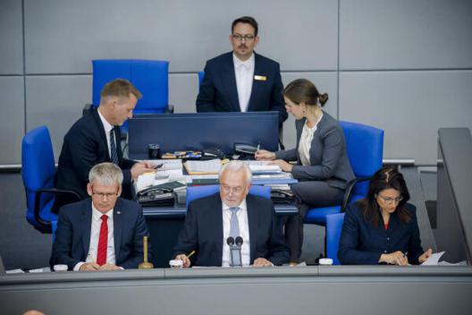 Kubicki, Wolfgang; Englhardt-Kopf, Martina; Kleebank, Helmut Reichstagsgebäude, Plenarsaal