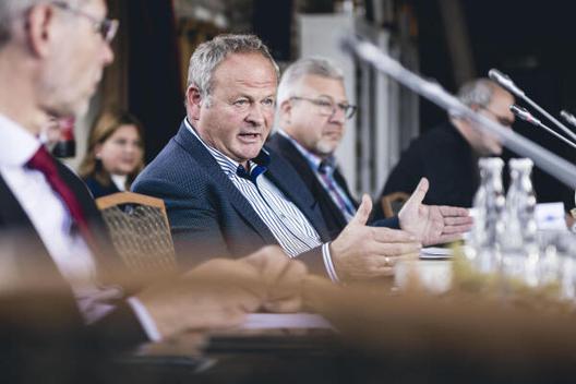 Krüger, Thomas; Kliewe, Holger; Schultz, Rainer Keine Bundestagsliegenschaft