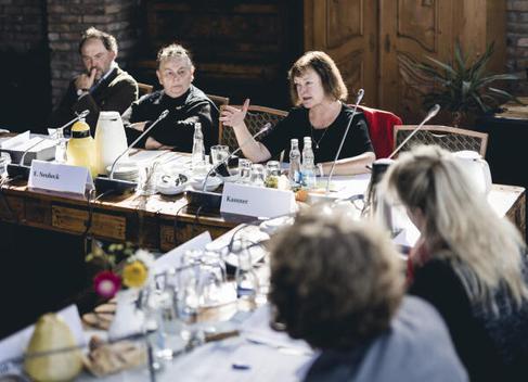Kassner, Kerstin; Neubeck, Dani; Neubeck, Eva Keine Bundestagsliegenschaft
