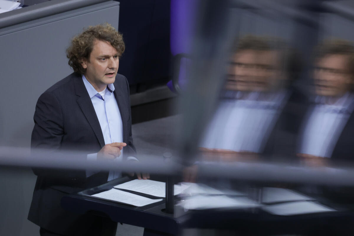Malottki, Erik von Erik von Malottki, SPD, MdB, hält eine Rede zu TOP 5 „KiTa-Qualitätsgesetz“ im Plenum.