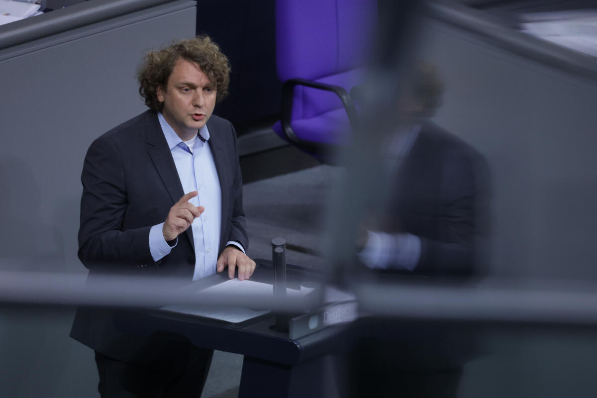 Malottki, Erik von Erik von Malottki, SPD, MdB, hält eine Rede zu TOP 5 „KiTa-Qualitätsgesetz“ im Plenum.