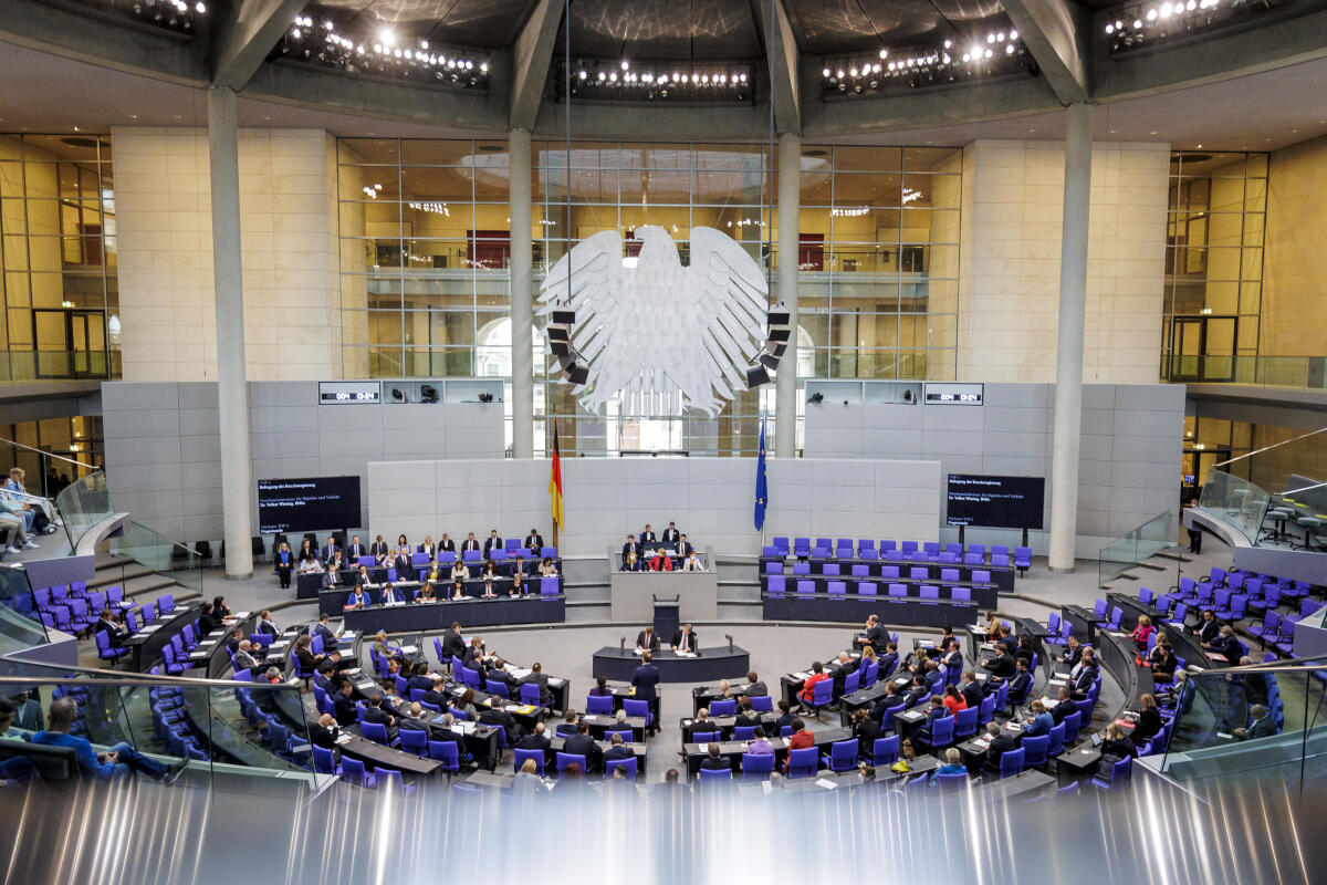 Wissing, Volker Befragung der Bundesregierung im Plenum: Volker Wissing (FDP),  MdB, Bundesminister für Verkehr und Digitales.; Hier: Blick ins Plenum.