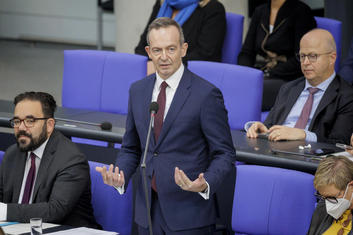 Volker Wissing (FDP), Bundesminister fuer Verkehr und Digitales, aufgenommen im Rahmen der Regierungsbefragung in Berlin am 19.10.2022. Volker Wissing (FDP), Bundesminister fuer Verkehr und Digitales, aufgenommen im Rahmen der Regierungsbefragung in Berlin am 19.10.2022.