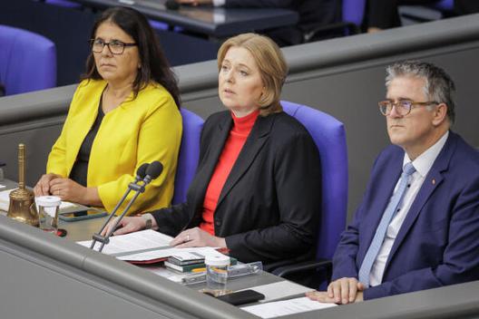 Bas, Bärbel; Donth, Michael; Yüksel, Gülistan Reichstagsgebäude, Plenarsaal