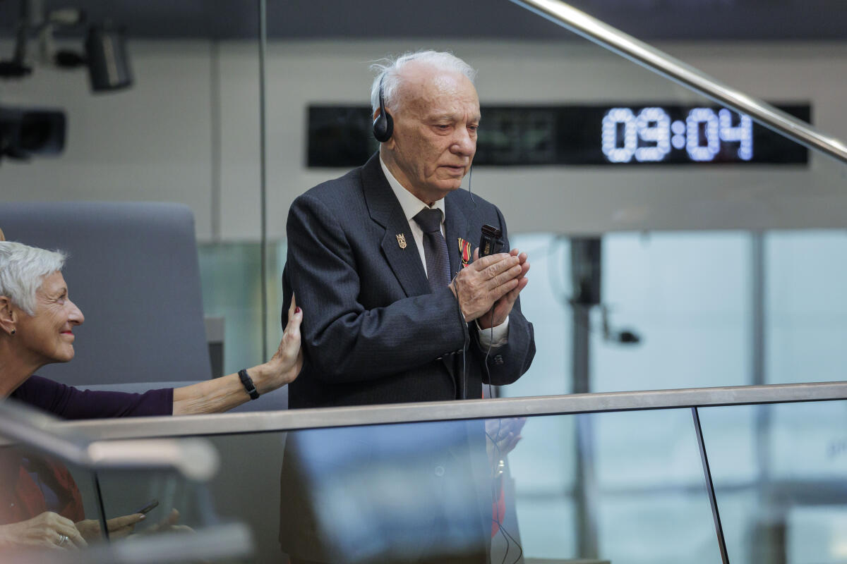 Bundestagspräsidentin Bärbel Bas hat am Donnerstag, 20. Oktober 2022, den ukrainischen Holocaust-Überlebenden Roman Schwarzman im Plenarsaal des Bundestages begrüßt. Schwarzman, Roman Bundestagspräsidentin Bärbel Bas hat am Donnerstag, 20. Oktober 2022, den ukrainischen Holocaust-Überlebenden Roman Schwarzman im Plenarsaal des Bundestages begrüßt.