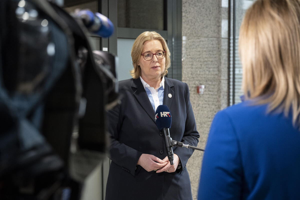 Bas, Bärbel Bärbel Bas (m), SPD, MdB, Präsidentin des Deutschen Bundestages, während eines Interviews der 1. Parlamentarischen Konferenz zur Internationalen Krimplattform, Chrystal Ballroom, National- und Universitätsbibliothek Zagreb, Zagreb, Republik Kroatien.