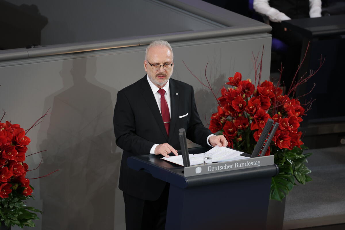 Gedenkveranstaltung des Volksbundes Deutsche Kriegsgräberfürsorge zum Volkstrauertag am Sonntag, 13. November 2022.; Egils Levits, Staatspräsident der Republik Lettland, während der Gedenkrede. Levits, Egils Gedenkveranstaltung des Volksbundes Deutsche Kriegsgräberfürsorge zum Volkstrauertag am Sonntag, 13. November 2022.; Egils Levits, Staatspräsident der Republik Lettland, während der Gedenkrede.
