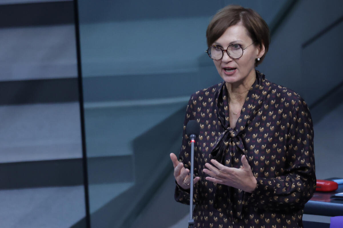 Bundesministerin für Bildung und Forschung, Bettina Stark-Watzinger, FDP stellt sich den Fragen der Abgeordneten in der Regierungsbefragung am 30. November 2022. Stark-Watzinger, Bettina Bundesministerin für Bildung und Forschung, Bettina Stark-Watzinger, FDP stellt sich den Fragen der Abgeordneten in der Regierungsbefragung am 30. November 2022.