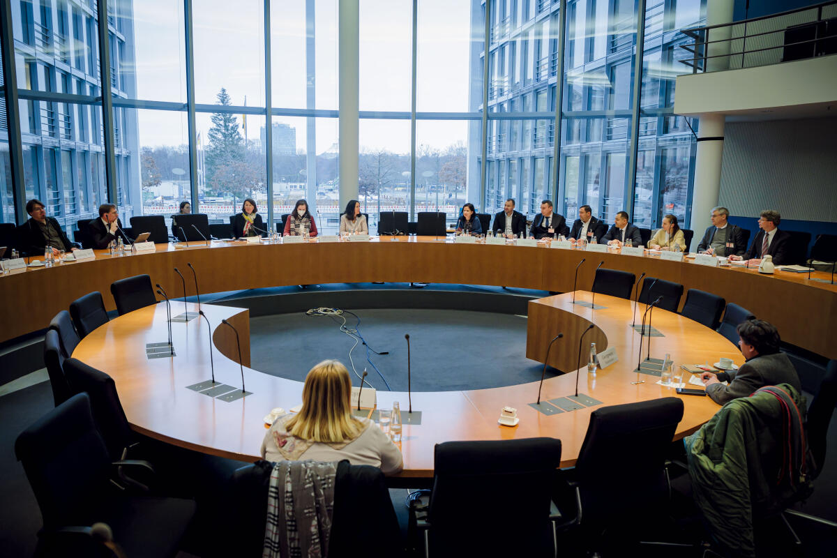 Parlamentarische Delegation aus Moldau zu Gast im Rechtsausschuss unter Leitung der Vorsitzenden Elisabeth Winkelmeier-Becker, CDU/CSU, MdB.; Hier: Saalübersicht Winkelmeier-Becker, Elisabeth Parlamentarische Delegation aus Moldau zu Gast im Rechtsausschuss unter Leitung der Vorsitzenden Elisabeth Winkelmeier-Becker, CDU/CSU, MdB.; Hier: Saalübersicht