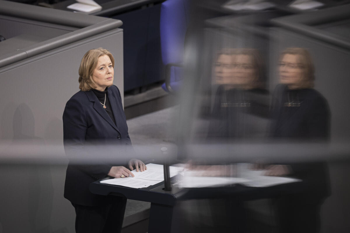 Tag des Gedenkens an die Opfer des Nationalsozialismus: Bundestagspräsidentin Bärbel Bas, MdB, SPD hält eine Rede. Bas, Bärbel Tag des Gedenkens an die Opfer des Nationalsozialismus: Bundestagspräsidentin Bärbel Bas, MdB, SPD hält eine Rede.