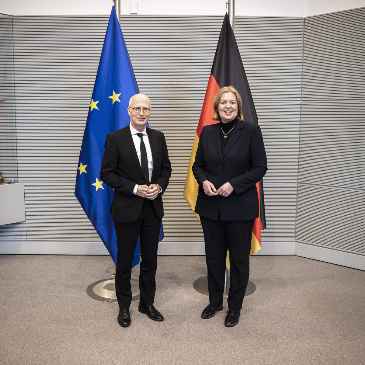 Bundestagspräsidentin Bärbel Bas (r), SPD, MdB, empfängt den Präsidenten des Bundesrates, Herrn Dr. Peter Tschentscher (l), zu einem Gespräch. Bas, Bärbel Bundestagspräsidentin Bärbel Bas (r), SPD, MdB, empfängt den Präsidenten des Bundesrates, Herrn Dr. Peter Tschentscher (l), zu einem Gespräch.