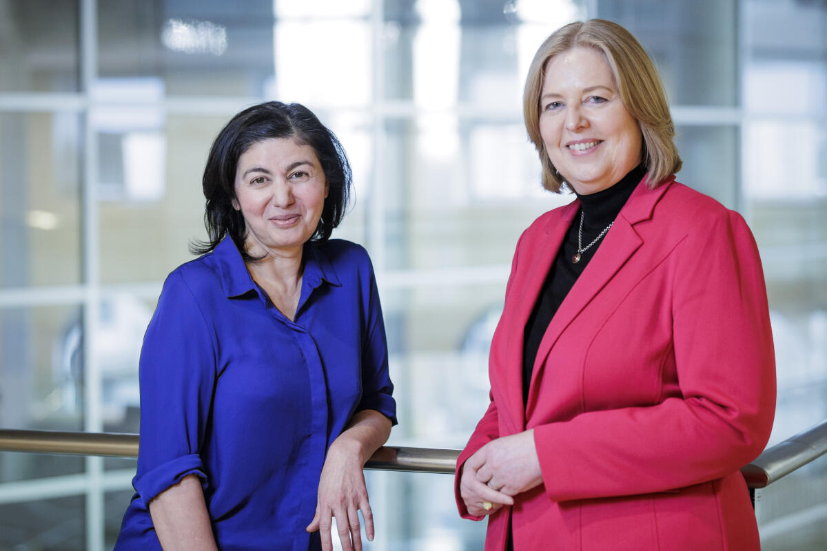 Bundestagspräsidentin Bärbel Bas (r), SPD, MdB, aufgenommen im Rahmen eines Tagesspiegel-Gesprächs mit Hatice Akyün (l), Kolumnistin, Moderatorin und Autorin. Bas, Bärbel Bundestagspräsidentin Bärbel Bas (r), SPD, MdB, aufgenommen im Rahmen eines Tagesspiegel-Gesprächs mit Hatice Akyün (l), Kolumnistin, Moderatorin und Autorin.