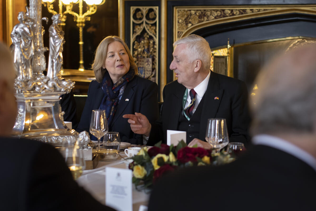Bundestagspräsidentin Bärbel Bas (l), SPD, MdB, besucht Großbritannien. Hier im britischen Parlament mit Sir Lindsay Hoyle (r), dem Sprecher des britischen Unterhauses. Bas, Bärbel Bundestagspräsidentin Bärbel Bas (l), SPD, MdB, besucht Großbritannien. Hier im britischen Parlament mit Sir Lindsay Hoyle (r), dem Sprecher des britischen Unterhauses.
