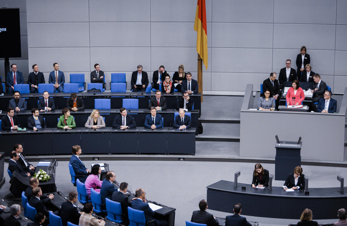 Yvonne Magwas, Vizepräsidentin des Deutschen Bundestages, aufgenommen im Rahmen der Erinnerung an die verstorbene Abgeordnete Corinna Miazga, AFD, im Plenum des Deutschen Bundestages in Berlin, 02.03.2023. Magwas, Yvonne; Miazga, Corinna Yvonne Magwas, Vizepräsidentin des Deutschen Bundestages, aufgenommen im Rahmen der Erinnerung an die verstorbene Abgeordnete Corinna Miazga, AFD, im Plenum des Deutschen Bundestages in Berlin, 02.03.2023.
