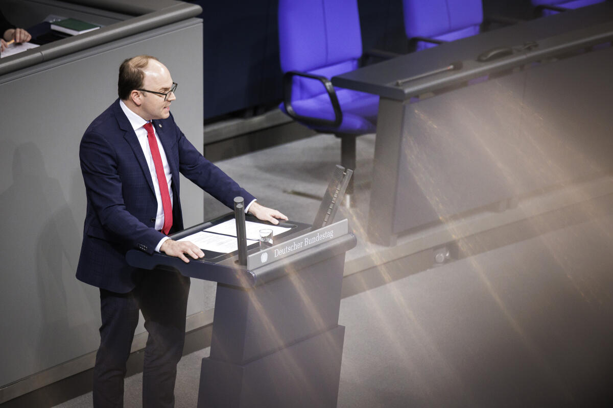 Alexander Föhr, CDU/CSU, MdB, hält eine Rede zu TOP 14 "Bildungspolitik - Startchancenprogramm 2023" im Plenum. Föhr, Alexander Alexander Föhr, CDU/CSU, MdB, hält eine Rede zu TOP 14 "Bildungspolitik - Startchancenprogramm 2023" im Plenum.