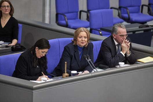 Bas, Bärbel; Baradari, Nezahat; Lehrieder, Paul Reichstagsgebäude, Plenarsaal