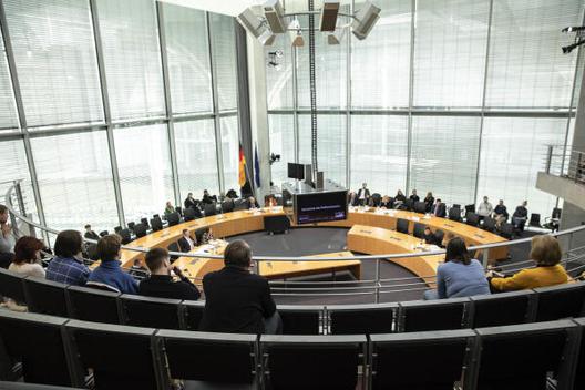  Marie-Elisabeth-Lüders-Haus, Anhörungssaal