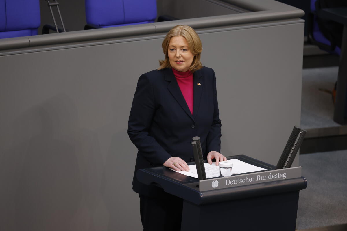 Im Rahmen des Staatsbesuchs von König Charles III. und Königingemahlin Camilla des Vereinigten Königreichs Großbritannien und Nordirland in der Bundesrepublik Deutschland hält König Charles III. im Deutschen Bundestag eine Rede. Hier Bundestagspräsidentin Bärbel Bas (im Bild), SPD, MdB, während der Ansprache. Bas, Bärbel Im Rahmen des Staatsbesuchs von König Charles III. und Königingemahlin Camilla des Vereinigten Königreichs Großbritannien und Nordirland in der Bundesrepublik Deutschland hält König Charles III. im Deutschen Bundestag eine Rede. Hier Bundestagspräsidentin Bärbel Bas (im Bild), SPD, MdB, während der Ansprache.