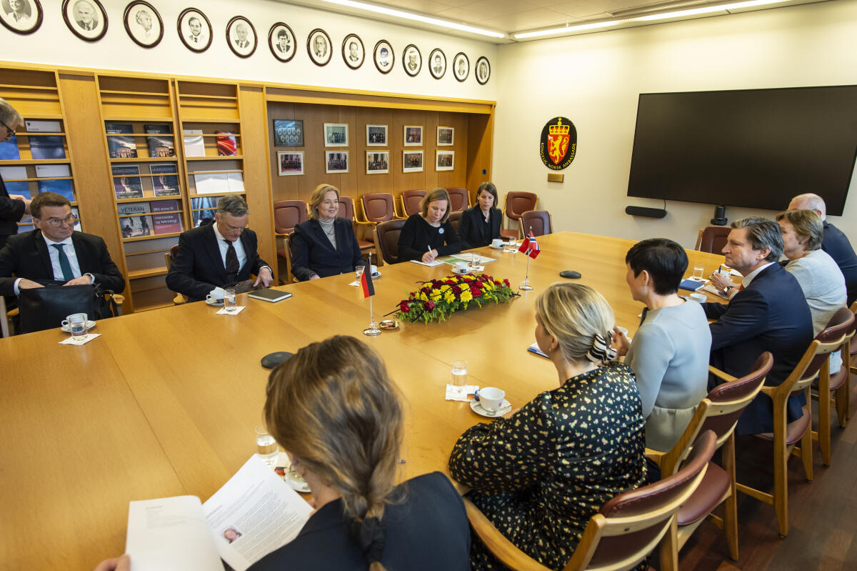 Bundestagspräsidentin Bärbel Bas, SPD, MdB, besucht Norwegen und Finnland. Hier Blick in den Raum beim Gespräch mit dem norwegischen Ausschusses für Auswärtige Angelegenheiten. Bas, Bärbel Bundestagspräsidentin Bärbel Bas, SPD, MdB, besucht Norwegen und Finnland. Hier Blick in den Raum beim Gespräch mit dem norwegischen Ausschusses für Auswärtige Angelegenheiten.