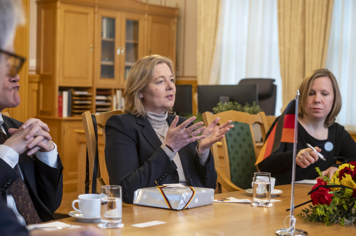 Bundestagspräsidentin Bärbel Bas (m), SPD, MdB, besucht Norwegen und Finnland. Hier im Gespräch mit dem Präsidenten des Stortings des Königreichs Norwegen, Masud Gharahkhani. Bas, Bärbel Bundestagspräsidentin Bärbel Bas (m), SPD, MdB, besucht Norwegen und Finnland. Hier im Gespräch mit dem Präsidenten des Stortings des Königreichs Norwegen, Masud Gharahkhani.