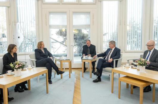 Bas, Bärbel; Niinistö, Sauli Keine Bundestagsliegenschaft