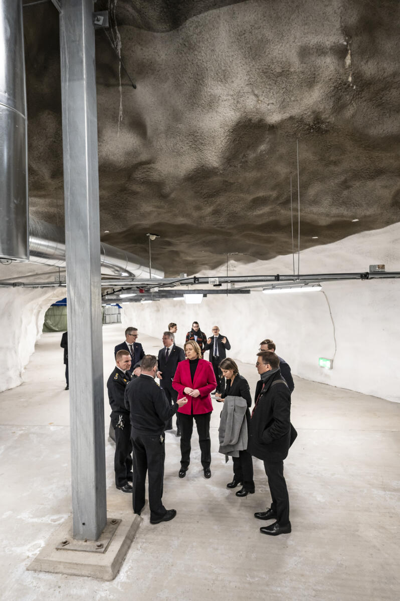 Bundestagspräsidentin Bärbel Bas, SPD, MdB, besucht Norwegen und Finnland. Hier beim Besuch der Zivilschutzanlage in Merihaka. Bas, Bärbel Bundestagspräsidentin Bärbel Bas, SPD, MdB, besucht Norwegen und Finnland. Hier beim Besuch der Zivilschutzanlage in Merihaka.