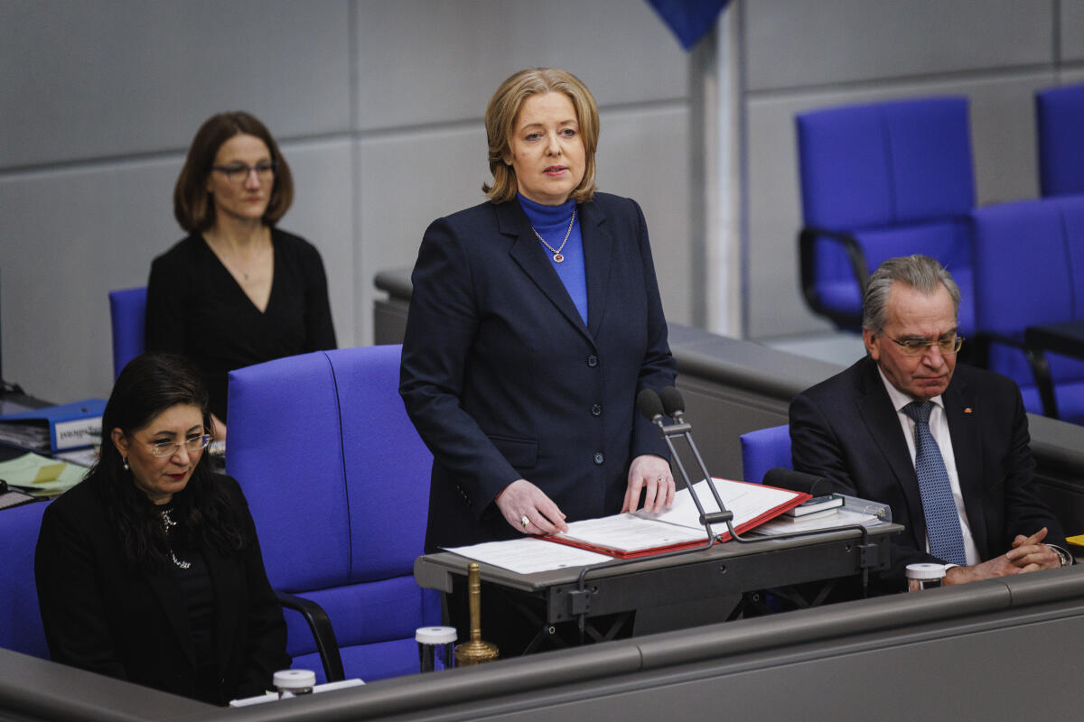 Bundestagspräsidentin Bärbel Bas würdigte zu Beginn der Plenarsitzung die ehemalige Parlamentsvizepräsidentin Antje Vollmer. Berlin, 17.03.2023. Bas, Bärbel Bundestagspräsidentin Bärbel Bas würdigte zu Beginn der Plenarsitzung die ehemalige Parlamentsvizepräsidentin Antje Vollmer. Berlin, 17.03.2023.