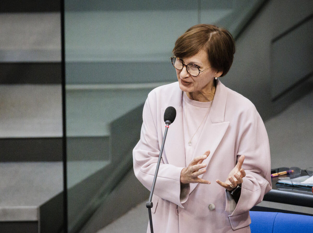 Bundesministerin für Bildung und Forschung Bettina Stark-Watzinger, FDP, aufgenommen im Rahmen einer Regierungsbefragung im Deutschen Bundestag in Berlin. 19.04.2023. Stark-Watzinger, Bettina Bundesministerin für Bildung und Forschung Bettina Stark-Watzinger, FDP, aufgenommen im Rahmen einer Regierungsbefragung im Deutschen Bundestag in Berlin. 19.04.2023.