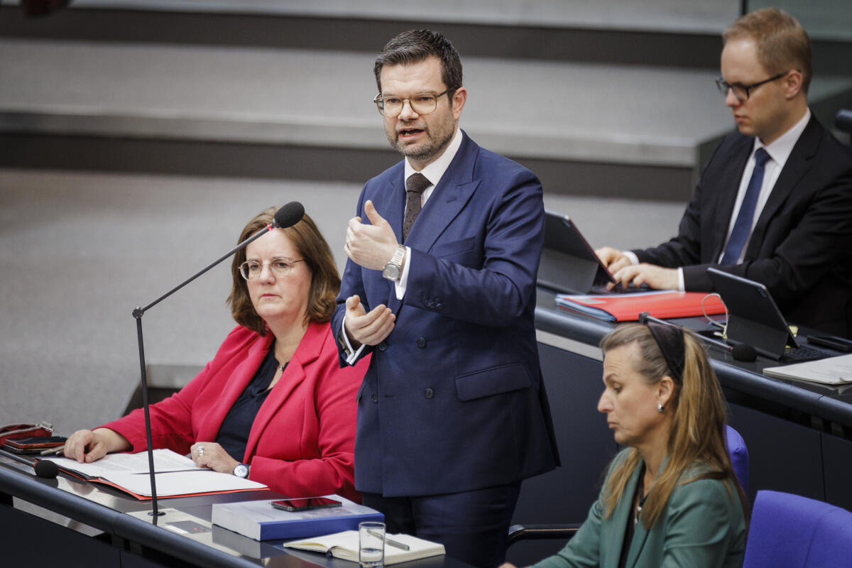 Bundesminister der Justiz Marco Buschmann, FDP, aufgenommen im Rahmen der Regierungsbefragung im Deutschen Bundestag in Berlin, 26.04.2023. Buschmann, Marco Bundesminister der Justiz Marco Buschmann, FDP, aufgenommen im Rahmen der Regierungsbefragung im Deutschen Bundestag in Berlin, 26.04.2023.