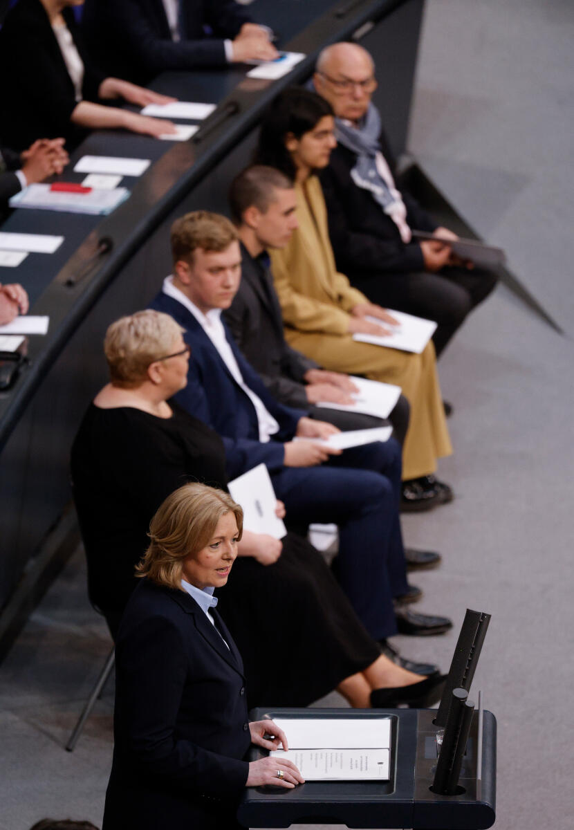 Bas, Bärbel Der Deutsche Bundestag erinnert in einer Parlamentarischen Gedenkstunde aus Anlass des 70. Jahrestages an den Volksaufstand in der DDR vom 17. Juni 1953. Hier Bundestagspräsidentin Bärbel Bas (unten), SPD, MdB, während der Ansprache.