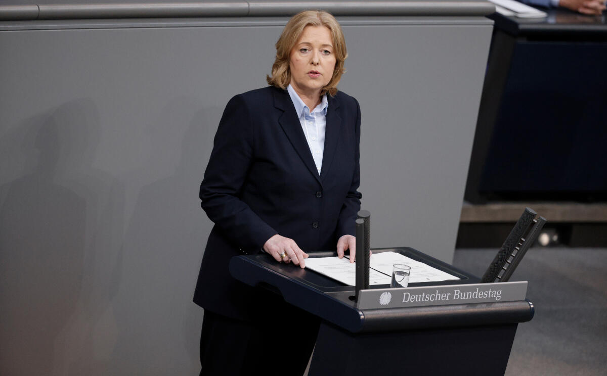Bas, Bärbel Der Deutsche Bundestag erinnert in einer Parlamentarischen Gedenkstunde aus Anlass des 70. Jahrestages an den Volksaufstand in der DDR vom 17. Juni 1953. Hier Bundestagspräsidentin Bärbel Bas (im Bild), SPD, MdB, während der Ansprache.