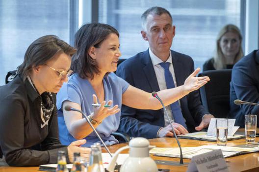 Baer, Susanne; Müntefering, Michelle Paul-Löbe-Haus, Sitzungssaal