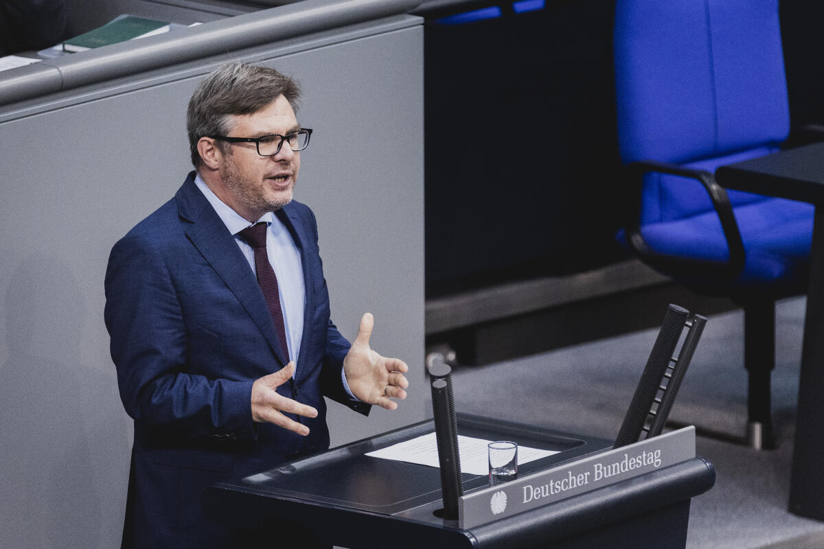 Rosemann, Martin Dr. Martin Rosemann, SPD, MdB, hält eine Rede zu ZP 5 „Weiterentwicklung der Fachkräfteeinwanderung“ im Plenum.